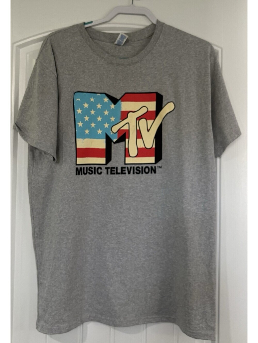 MTV Music Television Shirt Men’s Large Gray Heather USA Flag Logo Graphic